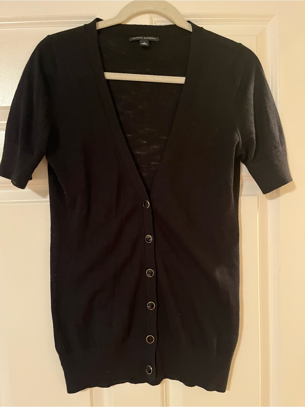 Banana Republic Black V-Neck cotton Short Sleeve Cardigan sz S gold/blk buttons